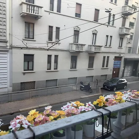 Lägenhet La Regina Delle Locazioni Ai Navigli 2